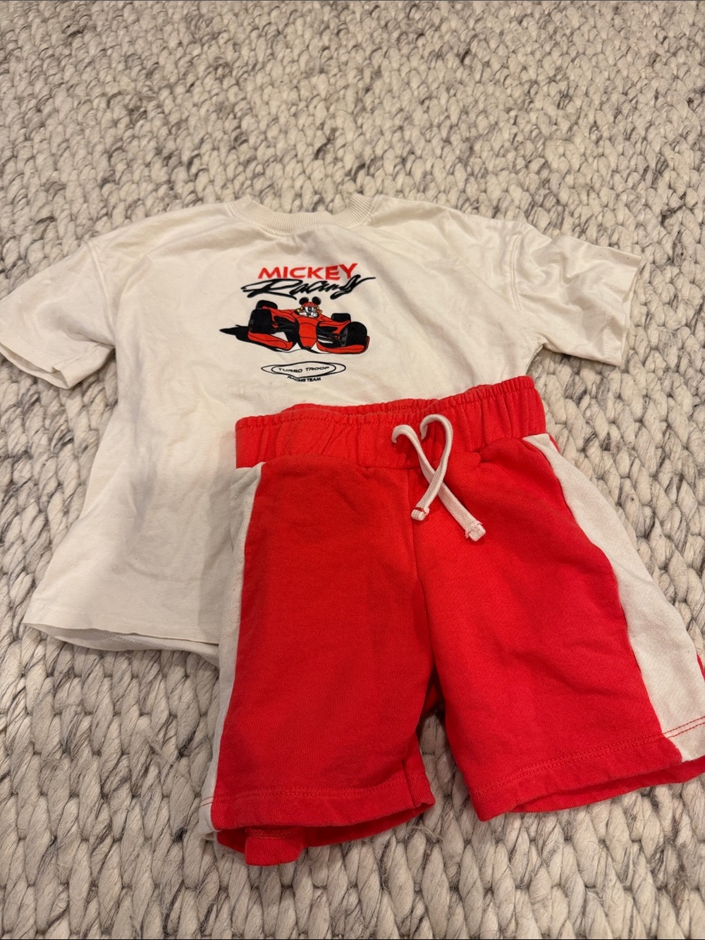 H&M Mickey Racing 2-Piece Printed Set Boys 5-6Y Red & White